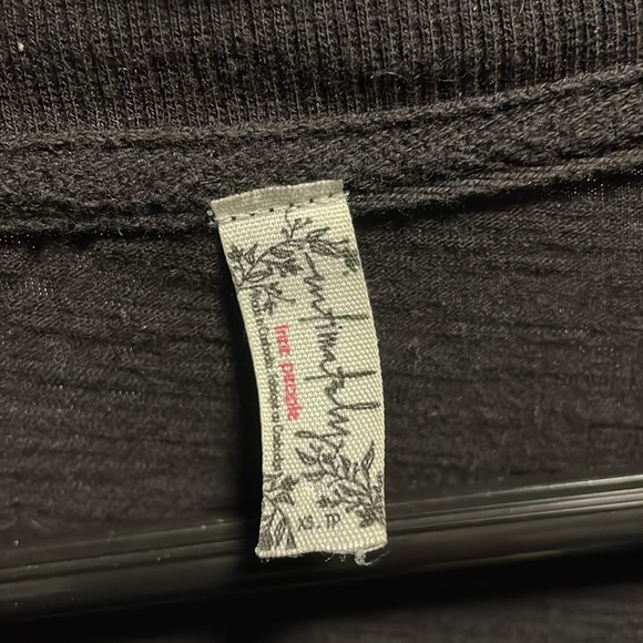 Free people jumper. XS. Runs large. Black - Picture 4 of 4
